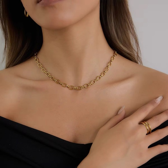 18K Gold Plated Chain Necklace - Picture 2 of 4